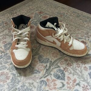 Size 5.5Y (Women’s 7) Nike Jordan 1 Mid Brushstroke